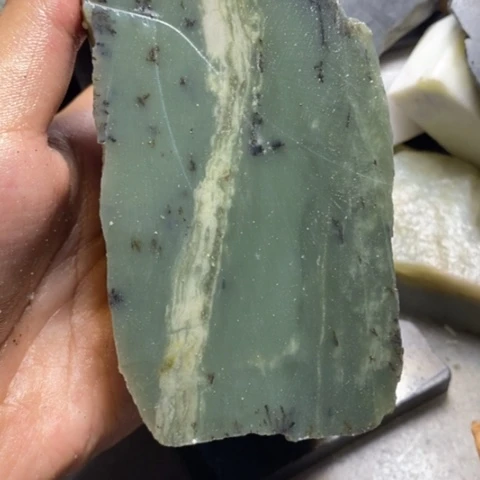未镶嵌和田玉（糖玉）挂件雨*田