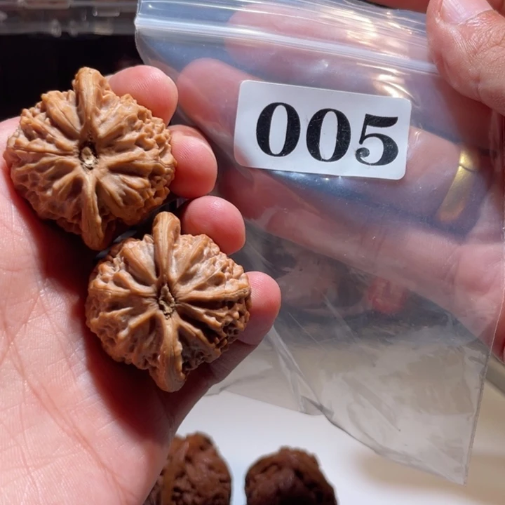 舟***辰吊坠文玩核桃005宫灯