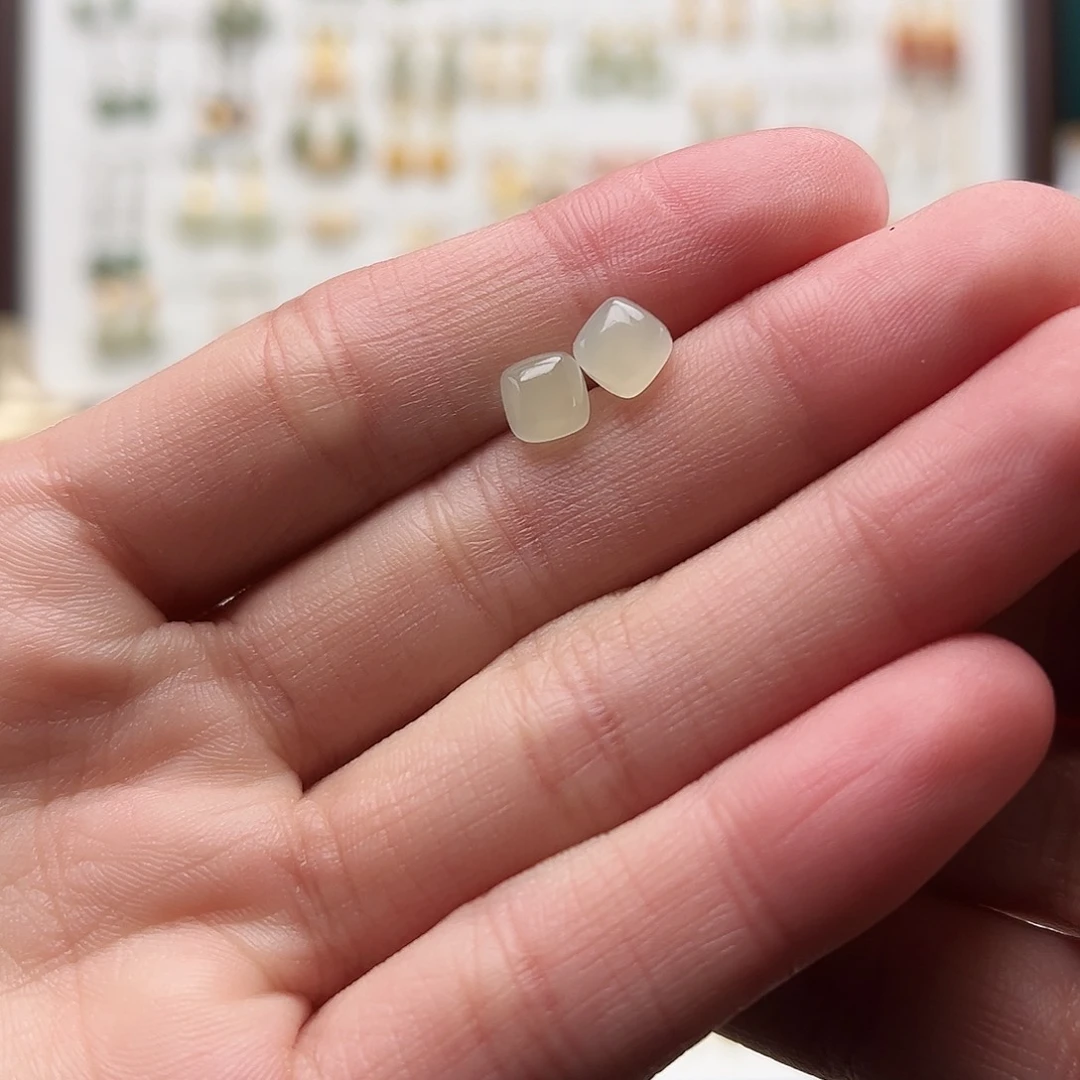 银S925镀金镶嵌和田玉耳饰