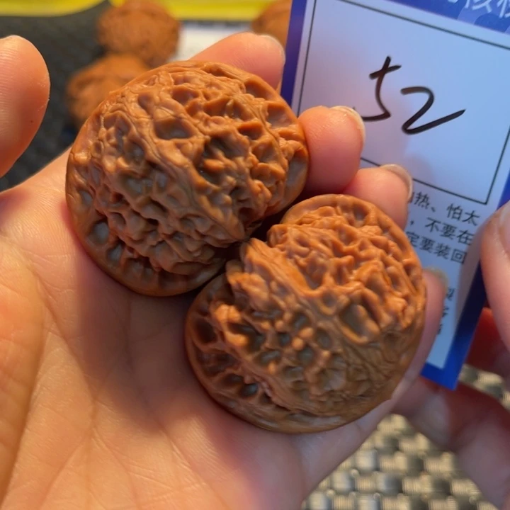 文玩核桃把件44宫灯52。。