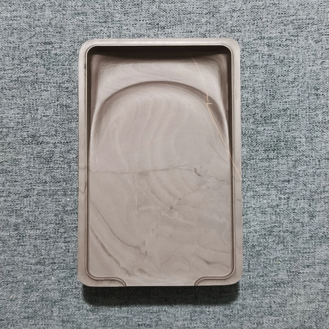 老坑洮砚，喇嘛崖老坑鸊鷉血柳叶边淌池砚，尺寸16.5*10.8*3.4厘米