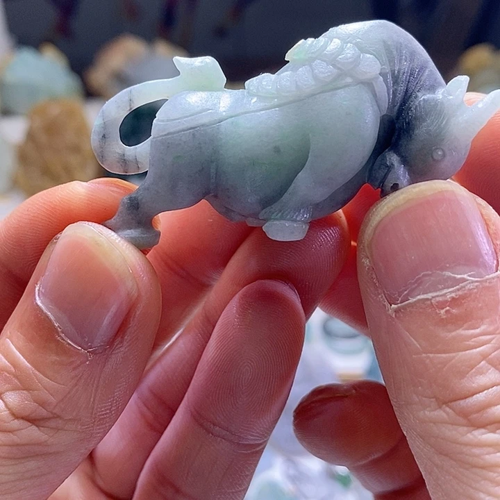 定制翡翠未镶嵌乌鸡带绿扭转乾坤