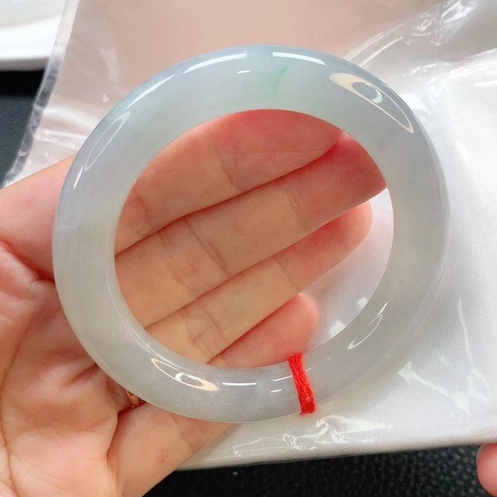 翡翠手镯未镶嵌53圆