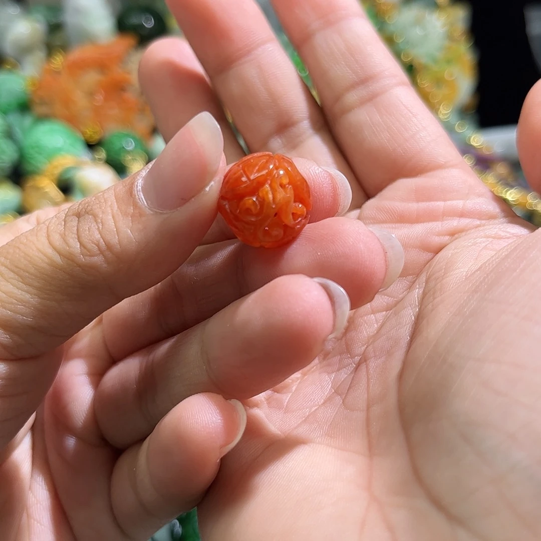 翡翠未镶嵌颈饰待编织
