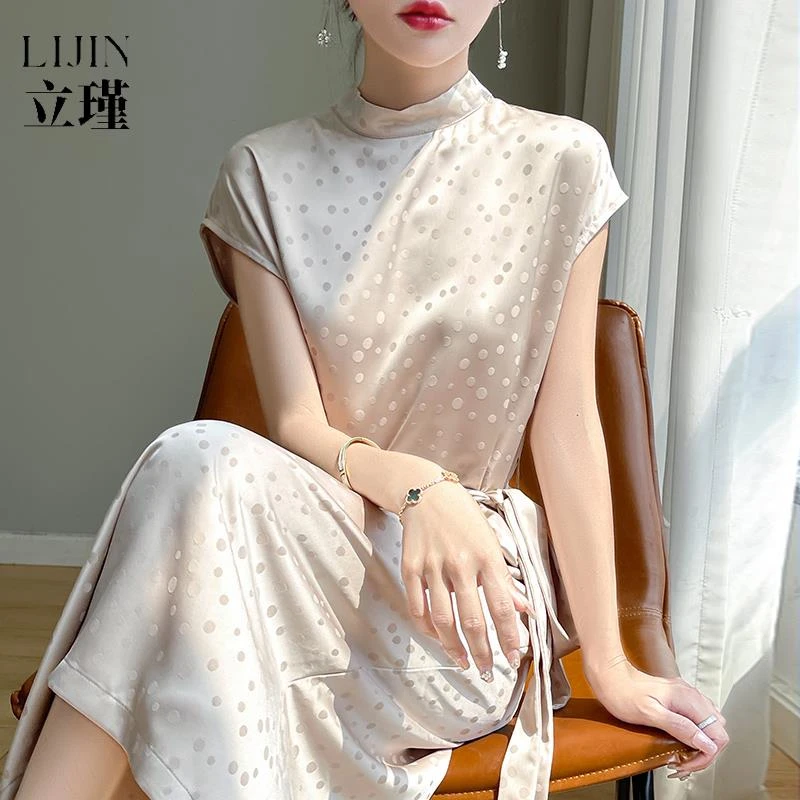 气质波点短袖白色连衣裙2025夏新款醋酸缎面插肩袖半高领腰带长裙