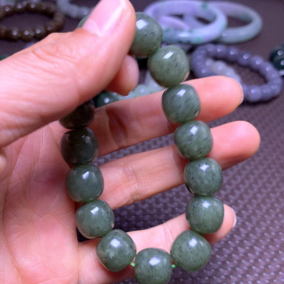 和田玉未镶嵌手串