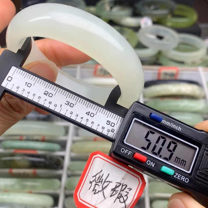 蛇纹石玉未镶嵌手镯991