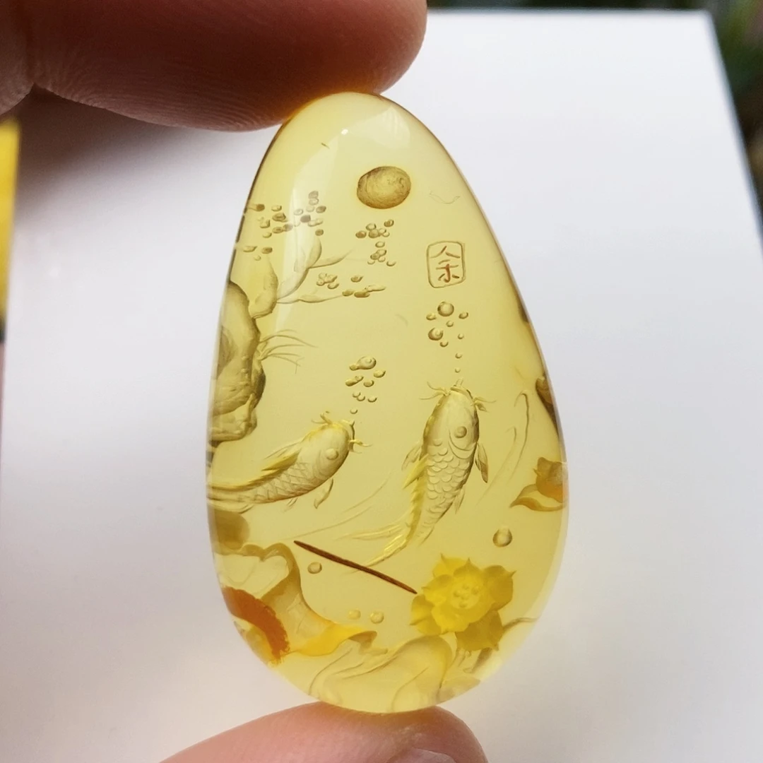 【闪购商品】未镶嵌颈饰金珀琥珀雕刻件