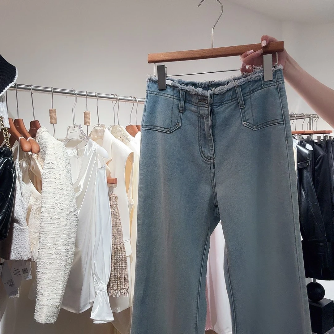 你***、花边牛仔裤微喇牛仔