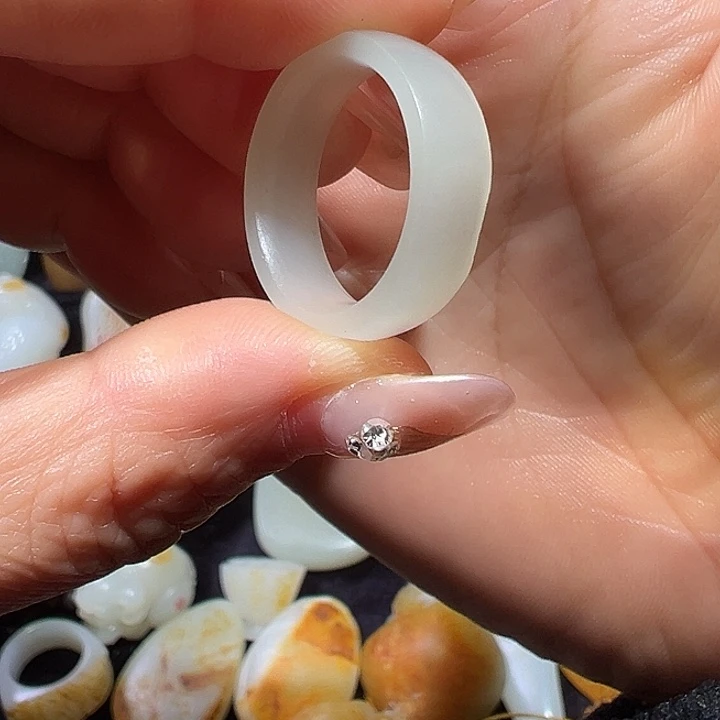 青***马和田玉未镶嵌戒圈