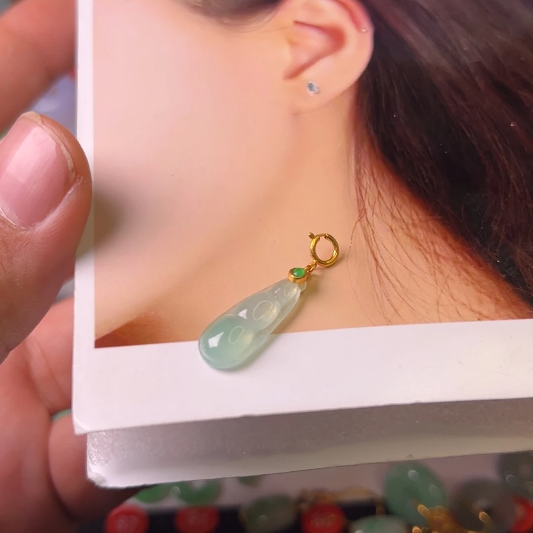 翡翠颈饰18K金镶嵌豆子