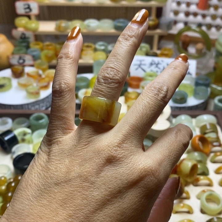 倉***鳥岫玉未镶嵌戒圈岫玉精品指环