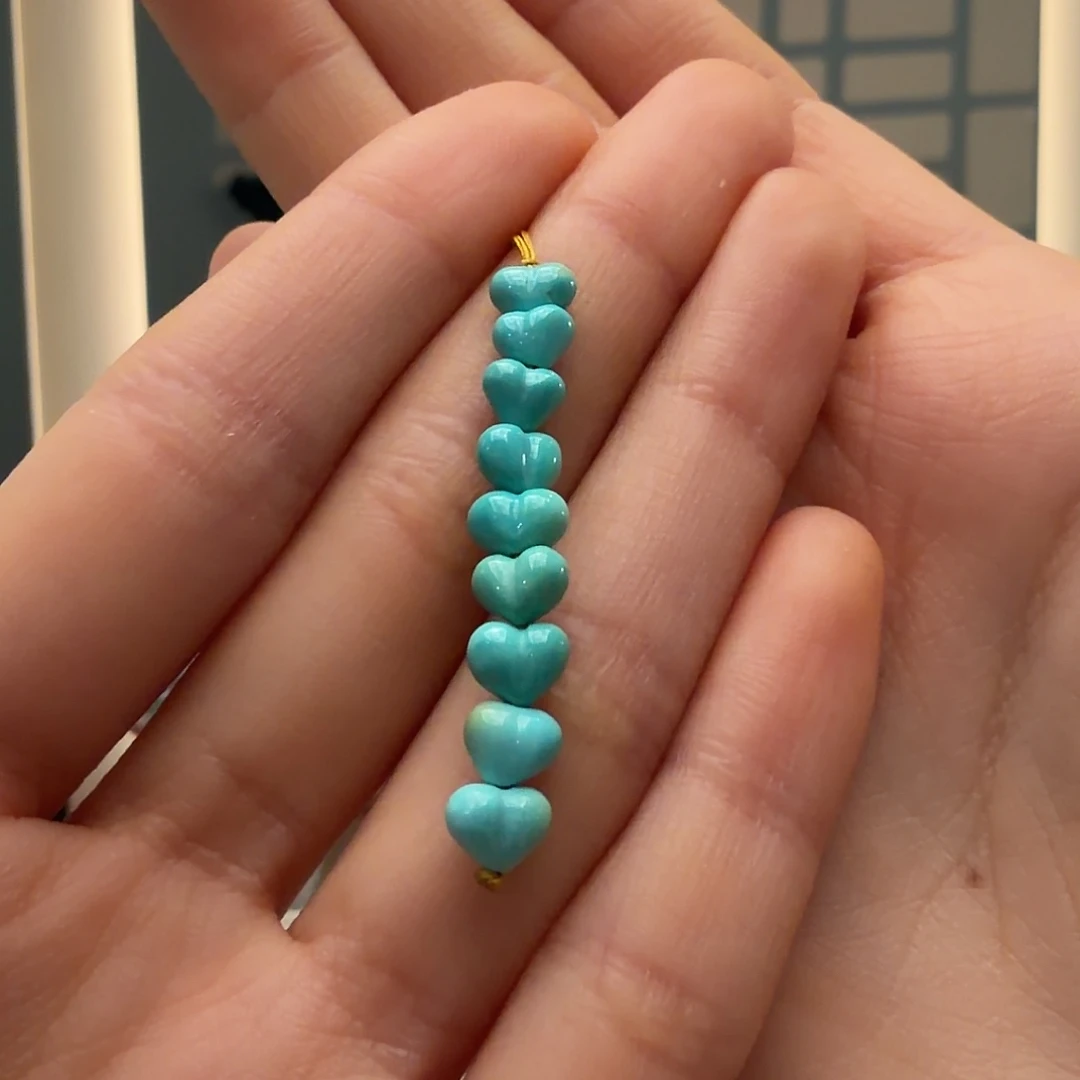 绿松石未镶嵌颈饰