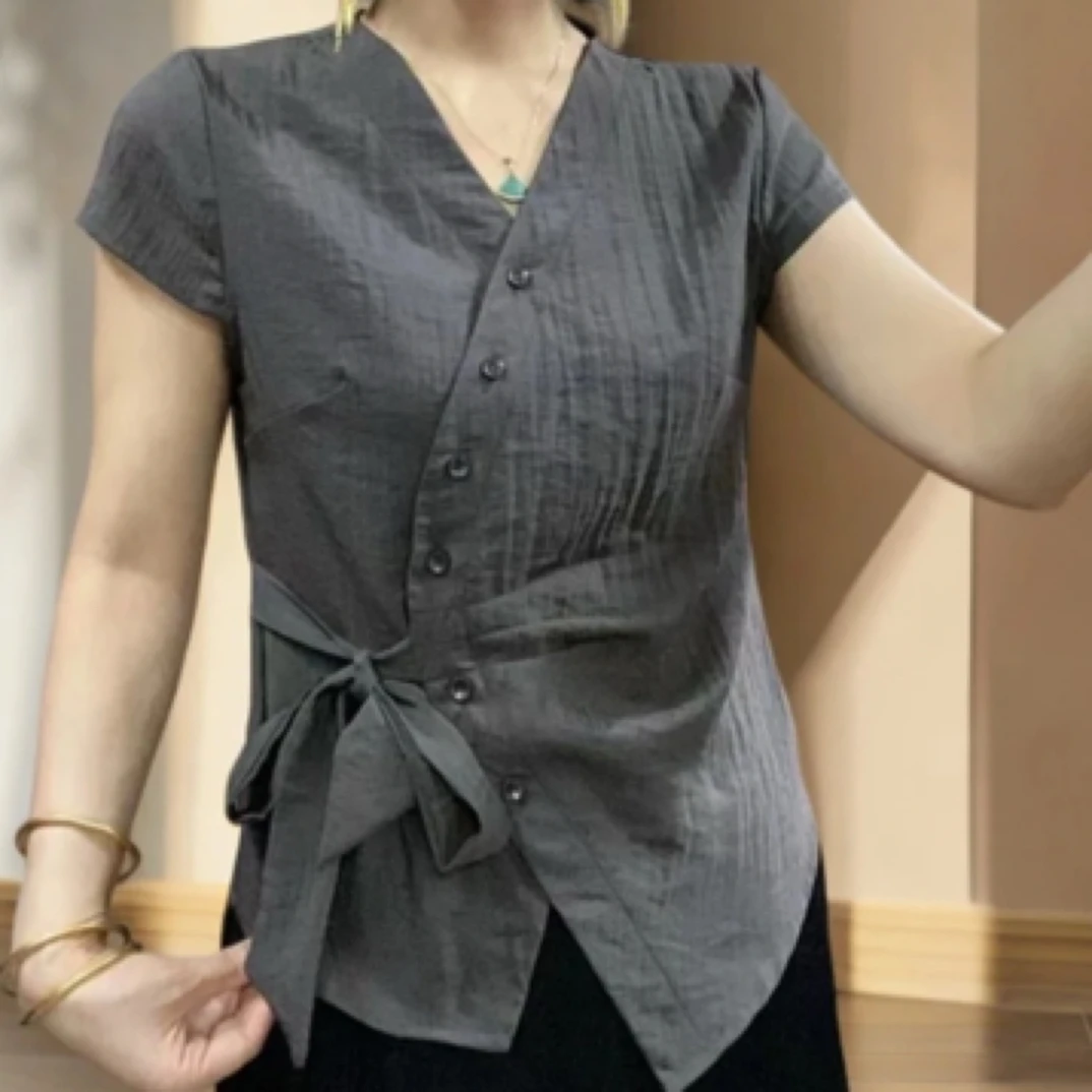 绑带V领系带短袖常规款纯色T恤气质时尚athflow风显瘦夏季设计感