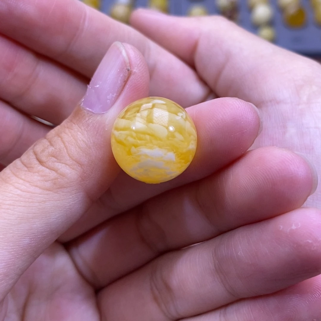 未镶嵌琥珀珠宝奇石菜*