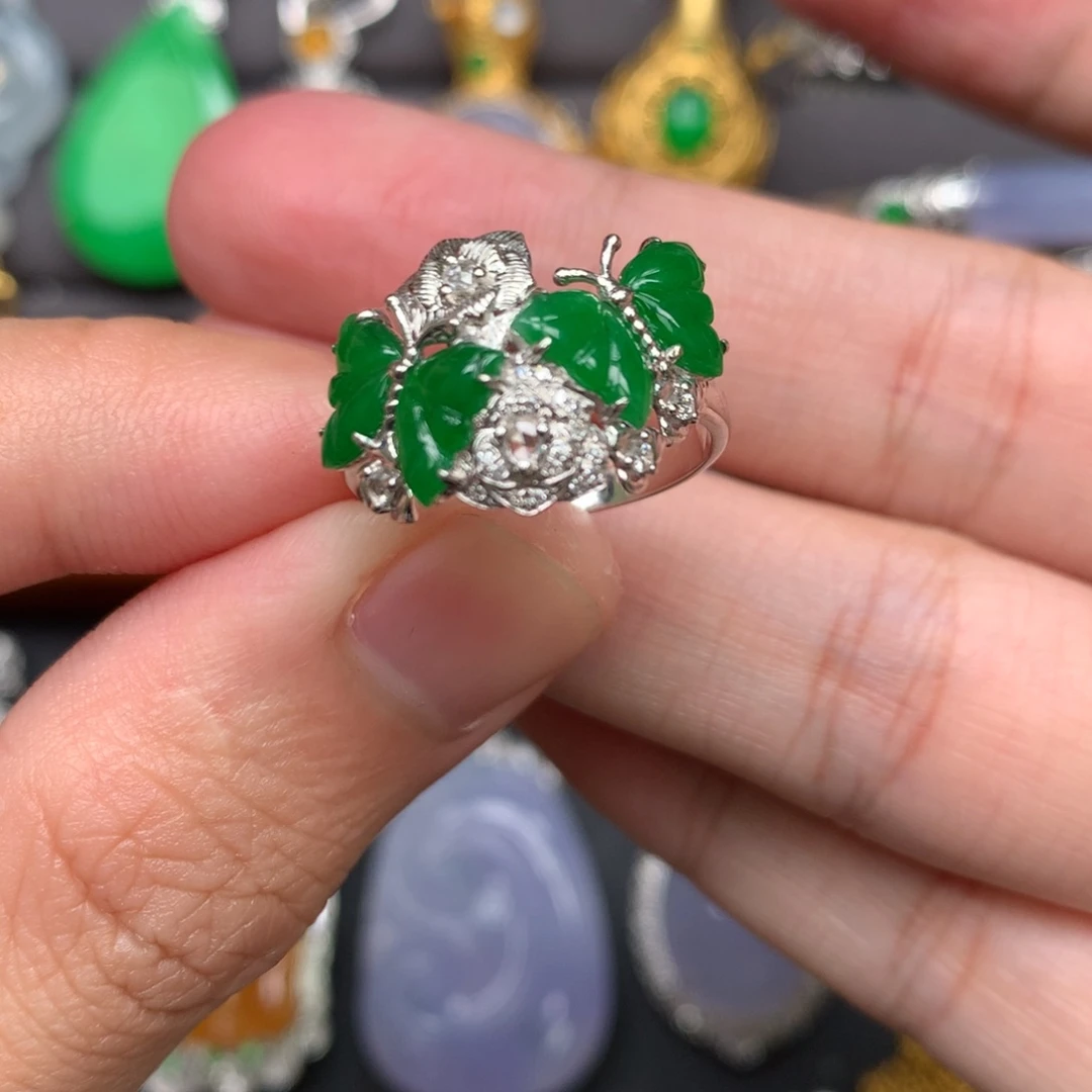 翡翠18K金镶嵌戒指