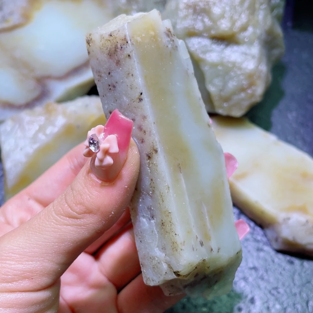 和田玉未镶嵌珠宝半成品