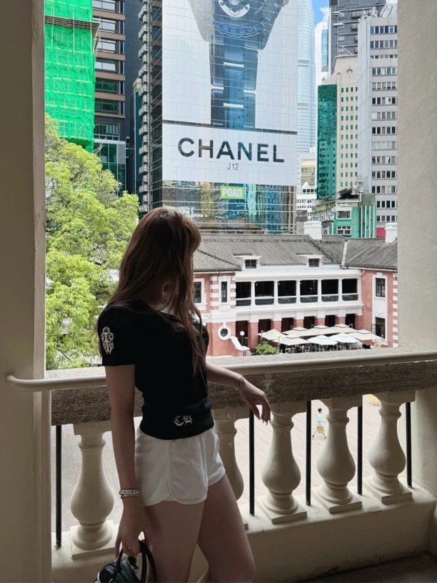 印花复古港风V领短袖字母甜辣T恤黑色百搭克罗（no退 可换码