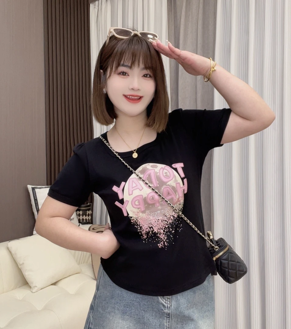 大码女装2025夏季显瘦时尚重工烫钻正肩T恤设计感百搭宽松短袖