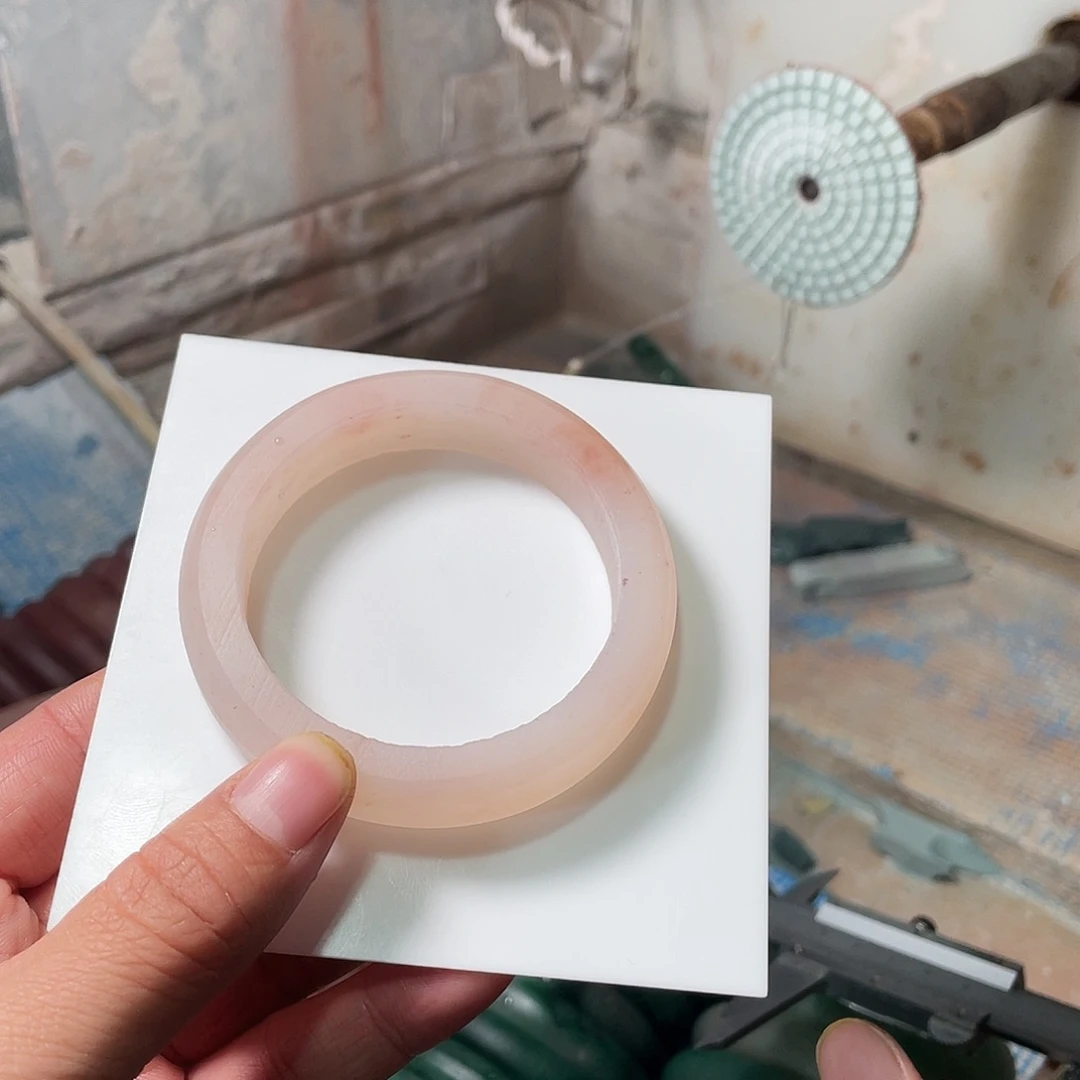 火***灯石英质玉未镶嵌手镯定制加工