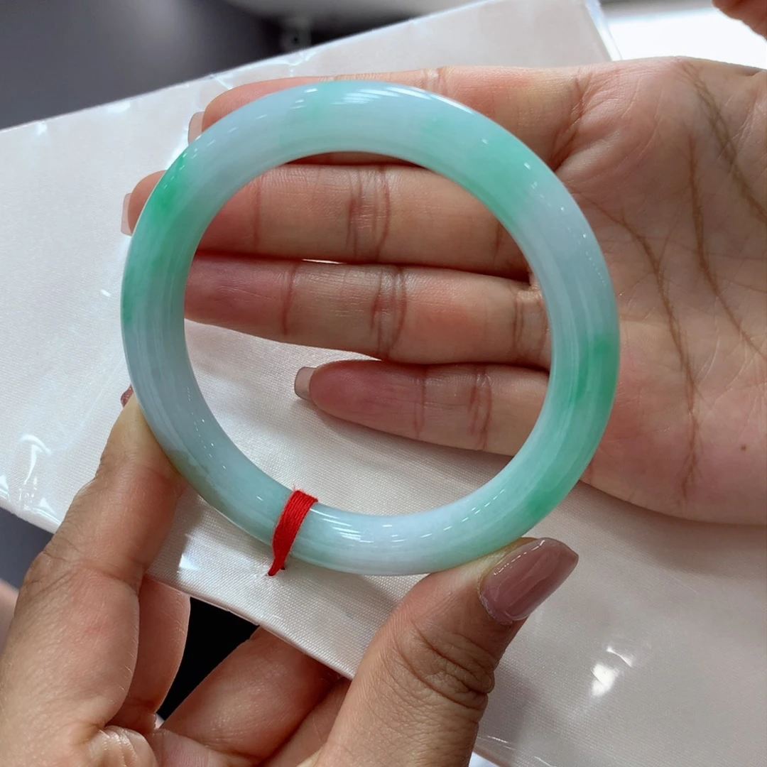 翡翠手镯未镶嵌买断