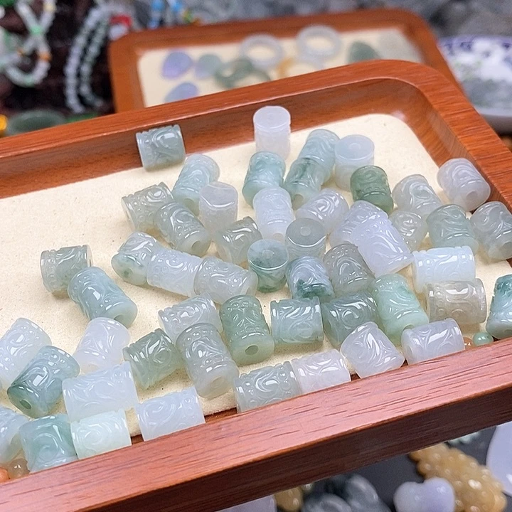 吊坠(不含链)未镶嵌翡翠一个45
