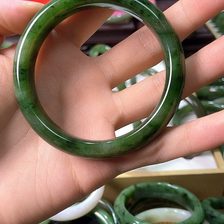 未镶嵌手镯和田玉（碧玉）