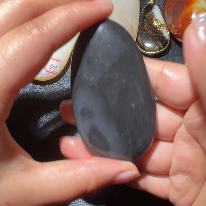 和田玉未镶嵌珠宝奇石