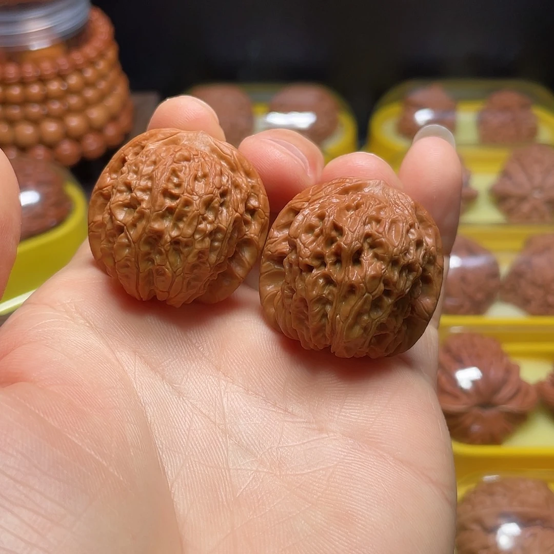 吊坠桃核34尺血麒麟