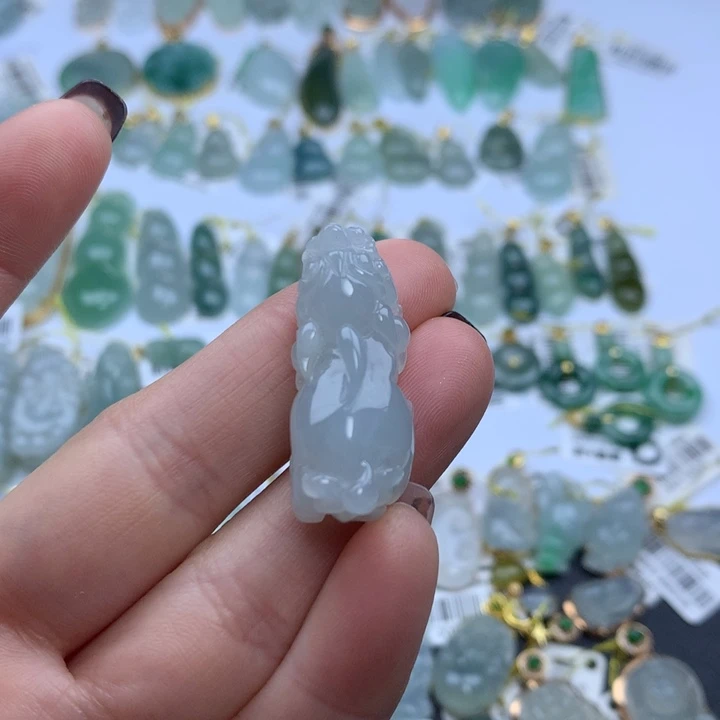 翡翠颈饰未镶嵌翡翠