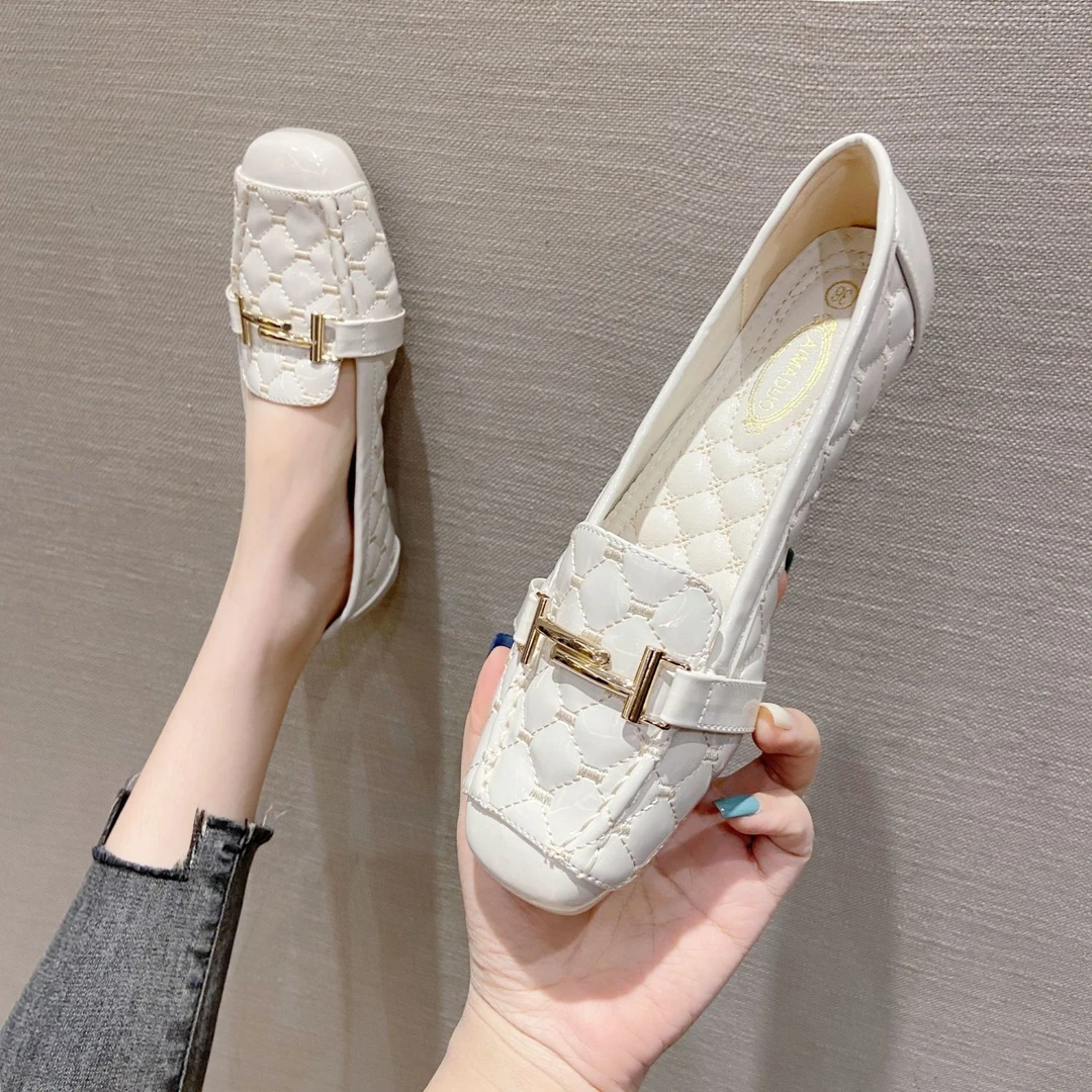 新款潮牌大小码平底豆豆鞋真软皮底软底休闲单鞋女豆豆鞋43瓢鞋