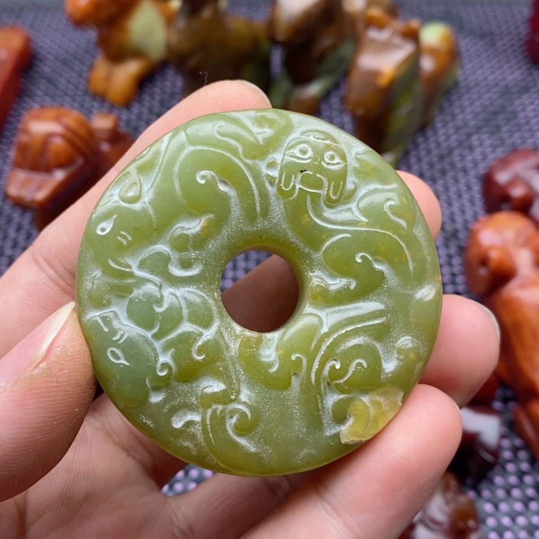 蛇纹石玉颈饰未镶嵌