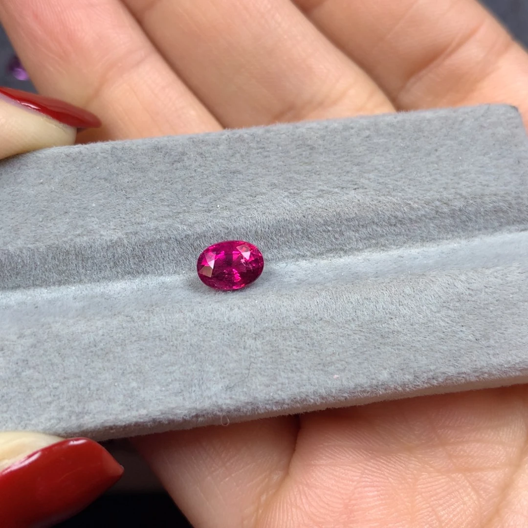 碧玺裸石未镶嵌卢比莱椭圆