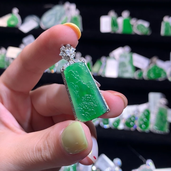 【闪购商品】颈饰银S925镶嵌翡翠