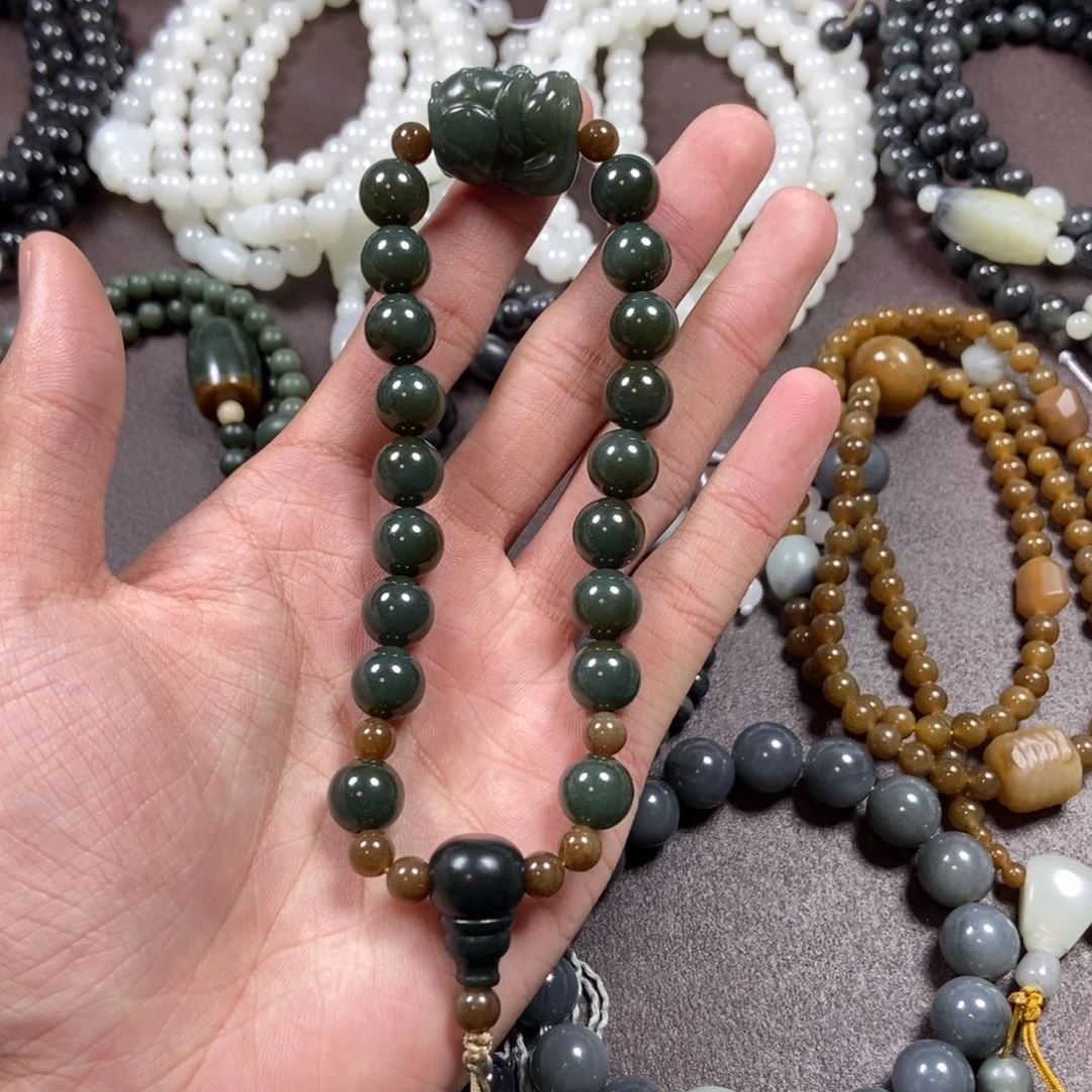 和田玉未镶嵌把件