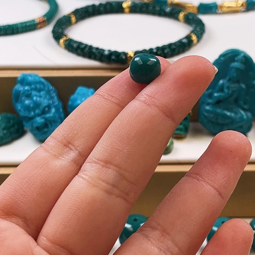 绿松石未镶嵌把件