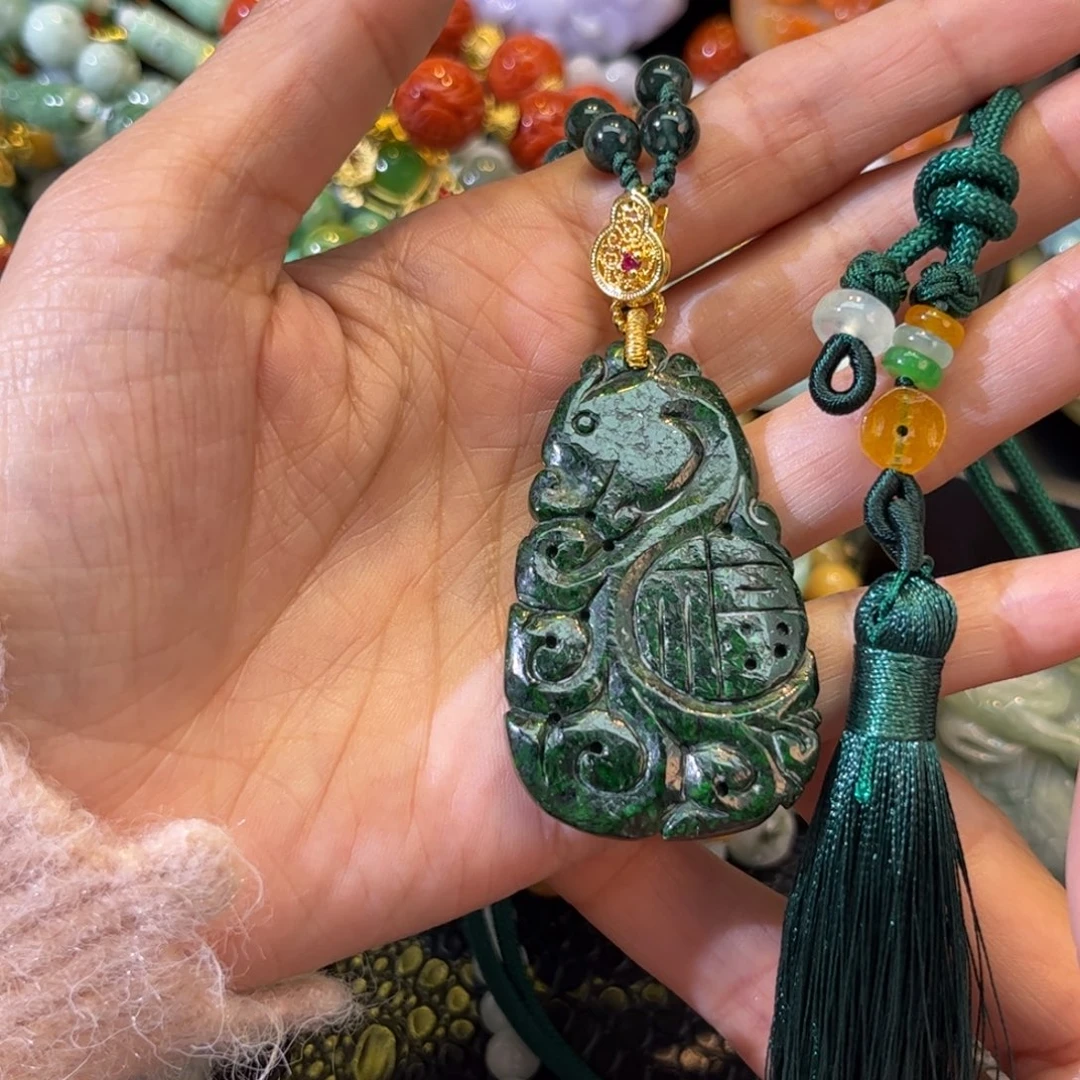 翡翠颈饰未镶嵌待编款