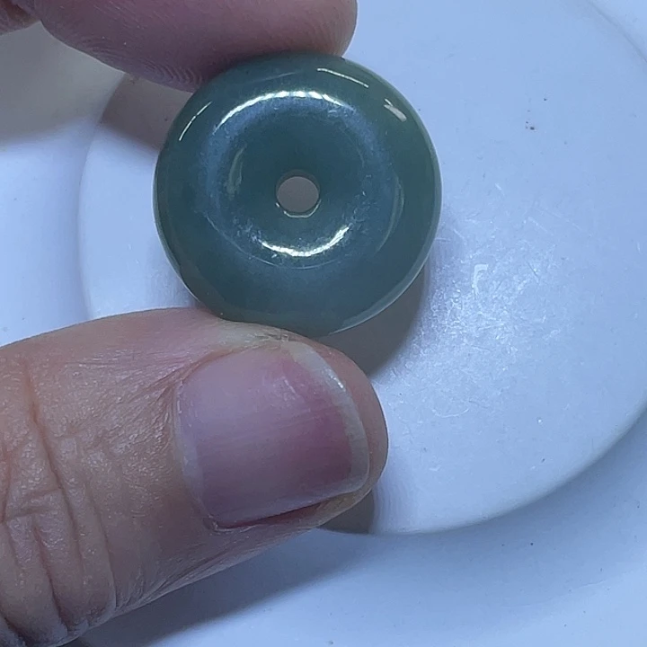 翡翠未镶嵌颈饰平安扣