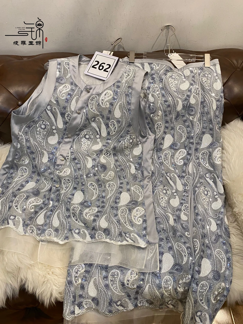 “262”桑蚕丝重工全珠光刺绣马甲半裙