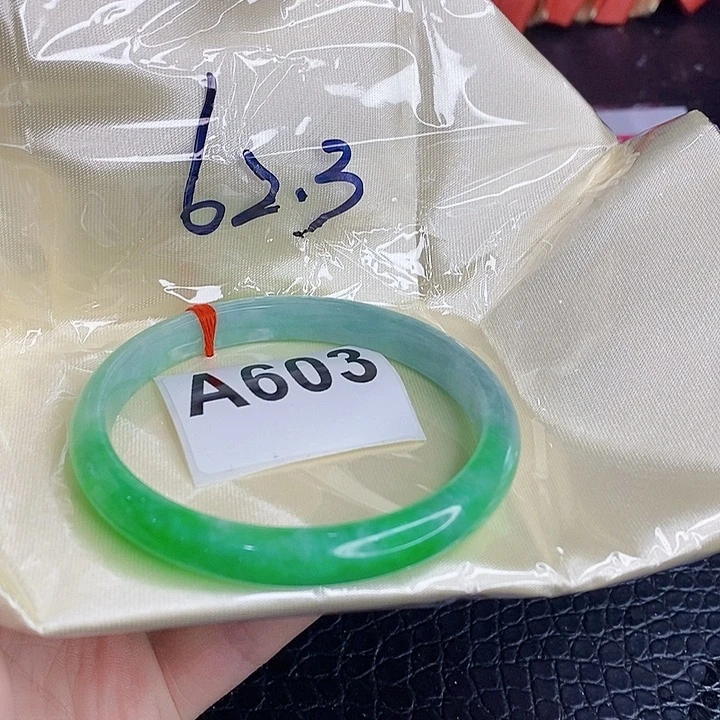 翡翠未镶嵌手镯一图一物实物为准