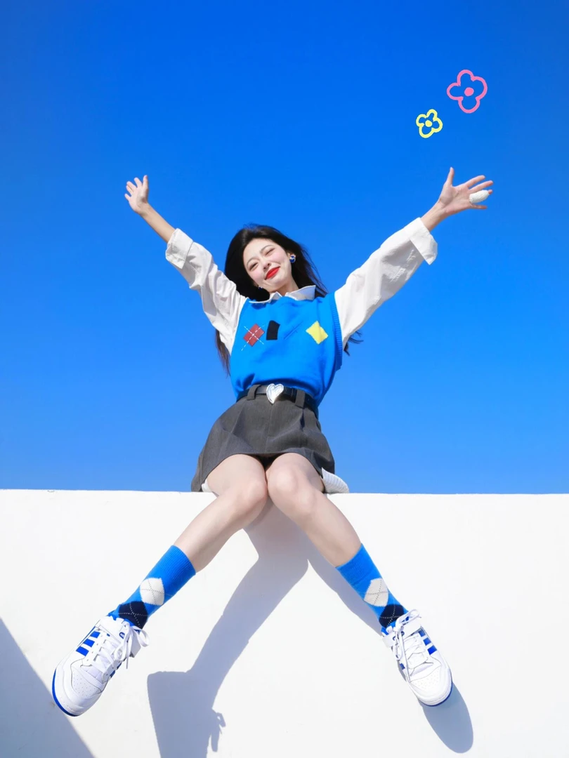 【星海 Joker】时尚高级感克莱因蓝色扑克马甲白色衬衫高腰灰色半裙