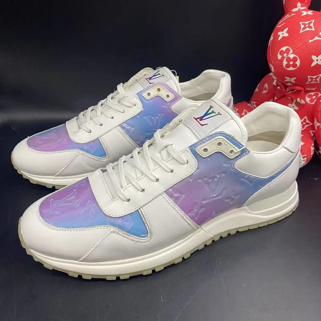95新 LouisVuitton/路易威登 白粉镭射老花运动鞋43欧码lz081