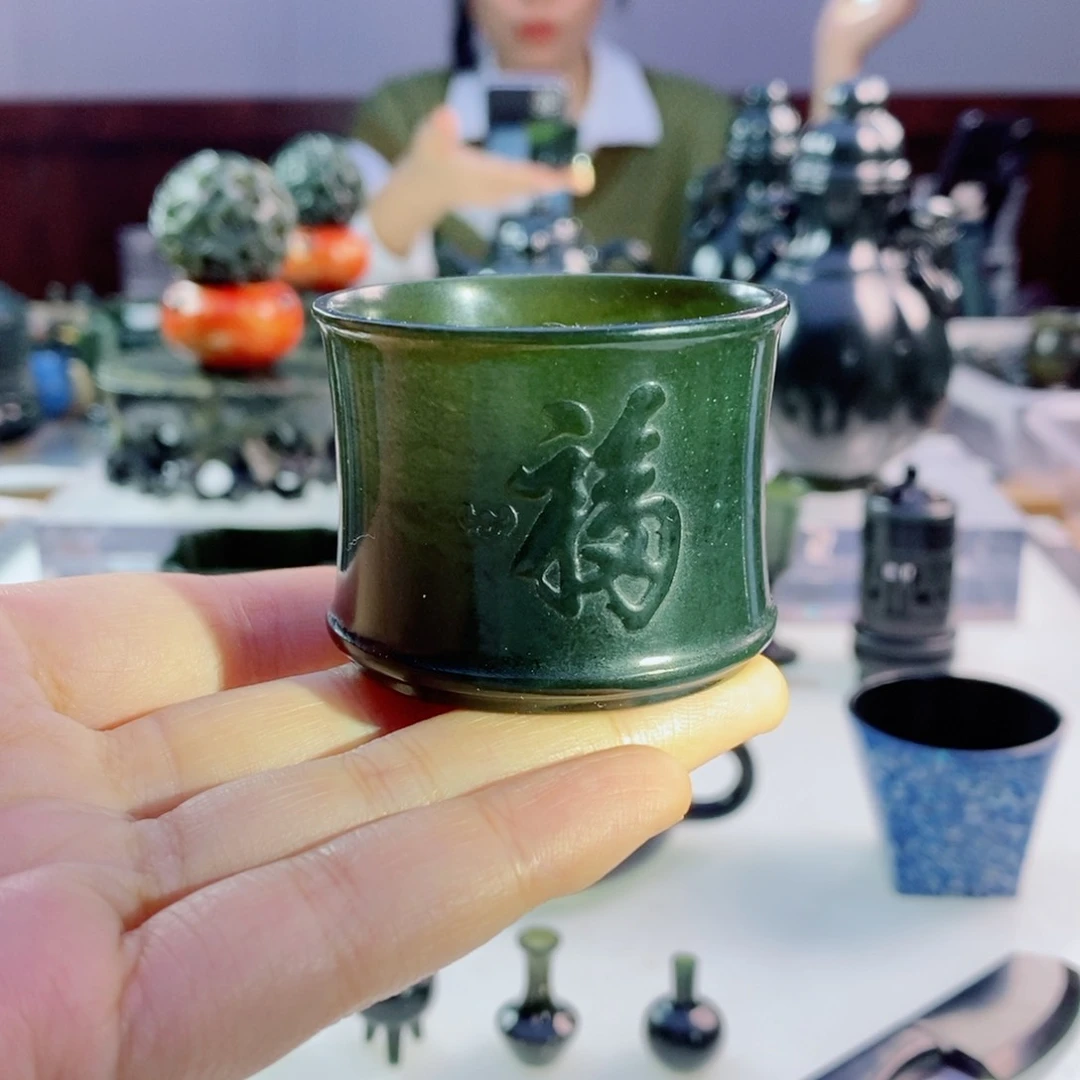 未镶嵌和田玉（青玉）摆件