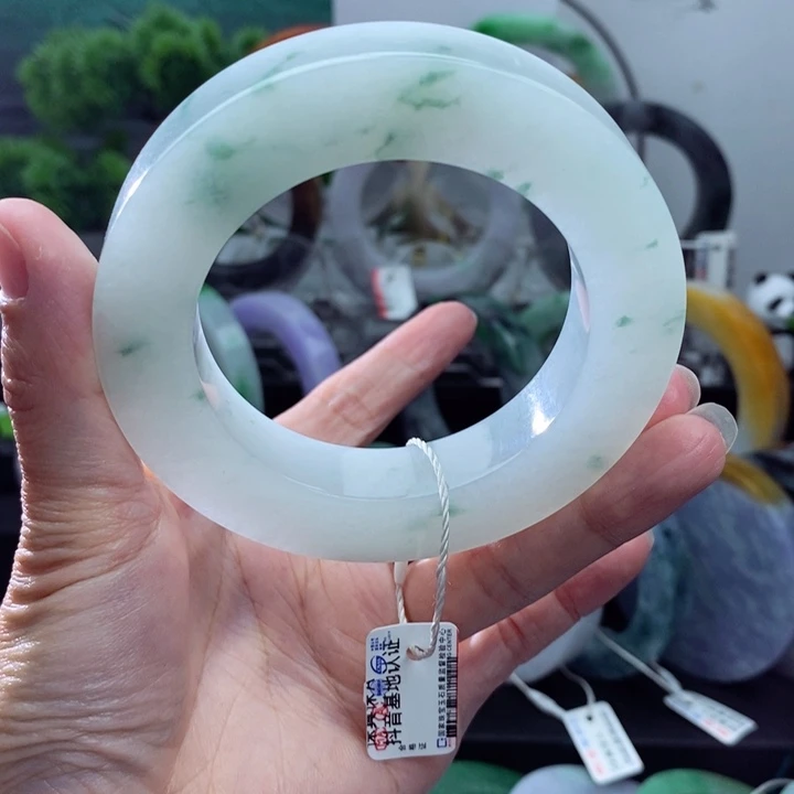 未镶嵌天然翡翠A货定制翡翠云*