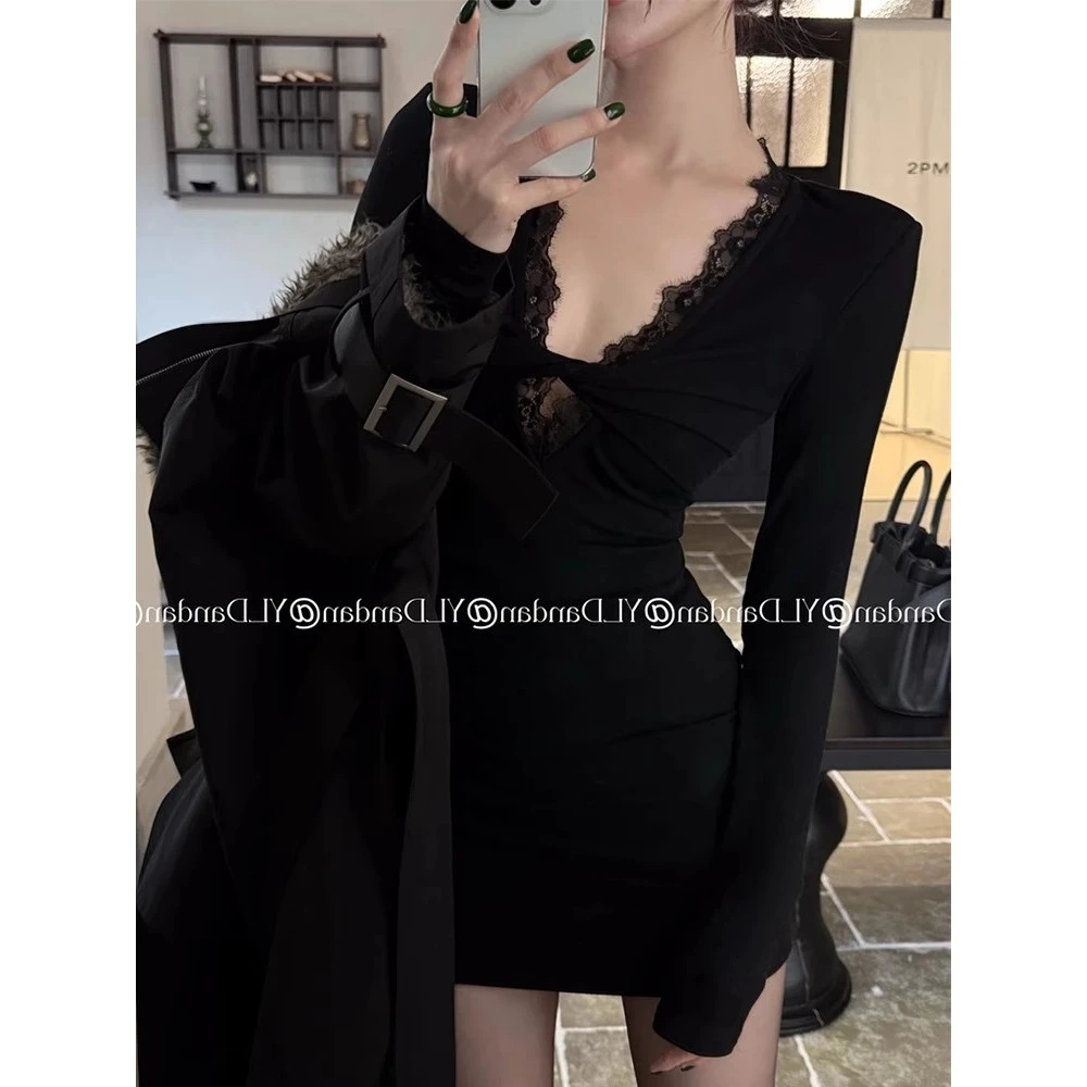 性感纯欲扭结蕾丝花边V领长袖连衣裙女秋冬新款修身显瘦包臀短裙