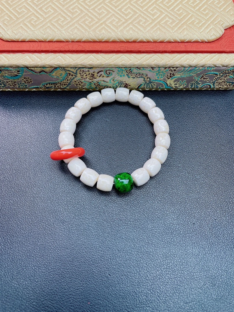 满脑白色桶珠DIY手链Q635