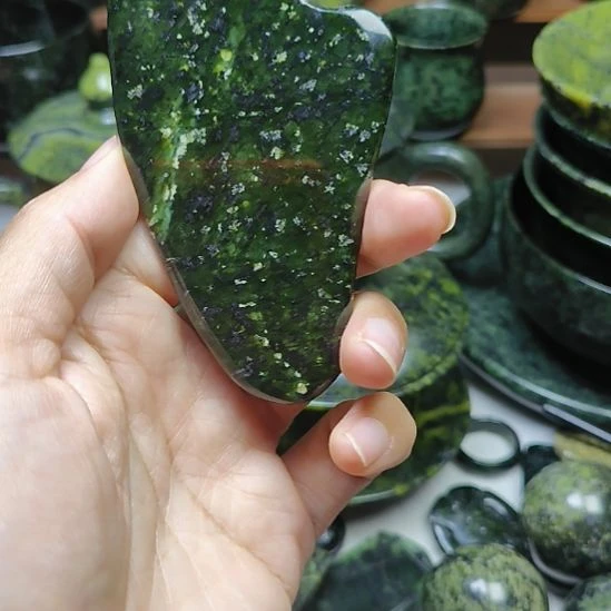 蛇纹石玉未镶嵌刮痧板