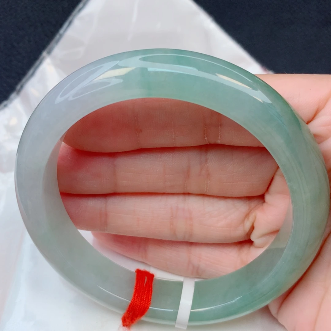 翡翠未镶嵌手镯61.5圈 冰湖水绿半山水意境