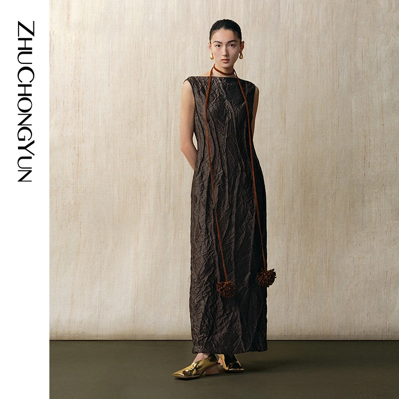 ZHUCHONGYUN2025春新款咖色无袖褶皱桑蚕丝羊毛连衣裙C1FZ14206