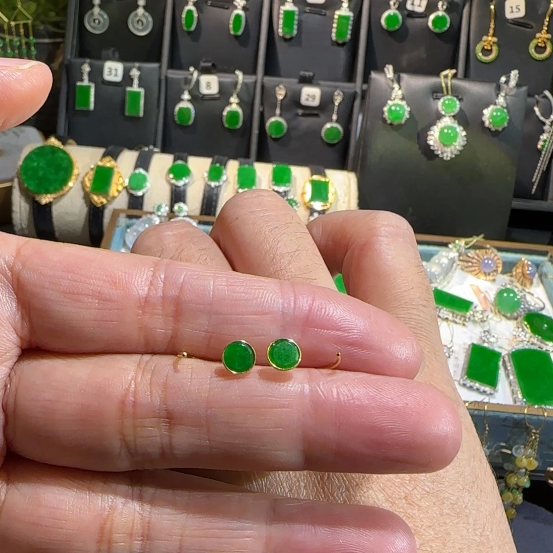 翡翠18K金镶嵌颈饰耳钉